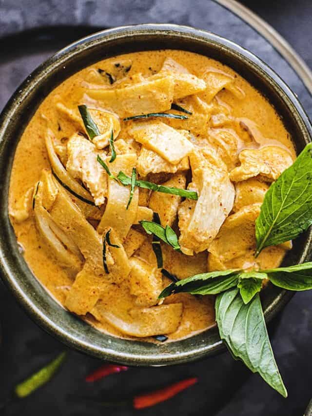 Authentic thai hot sale coconut curry