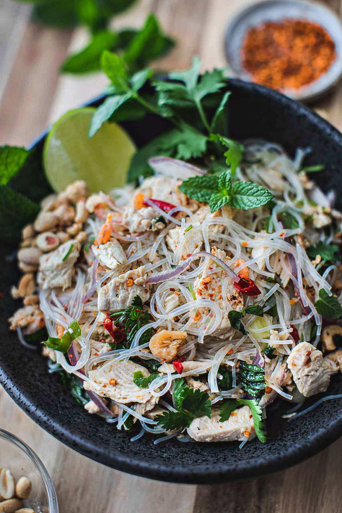Thai glass noodles salad with chicken (Yum Woon Sen)