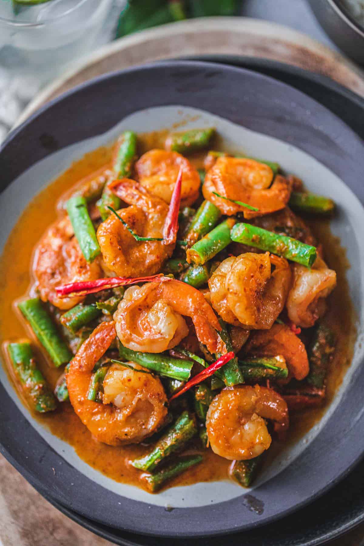 prik khing Shrimp curry with green beans.