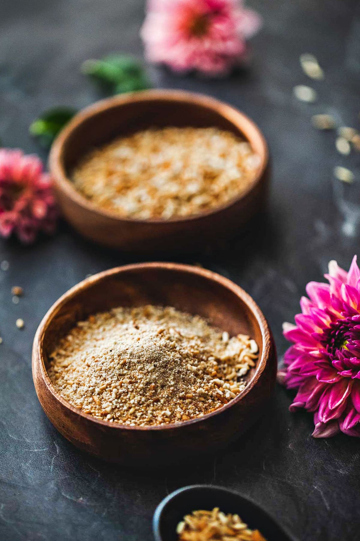 Thai roasted rice powder on a wooden bowl