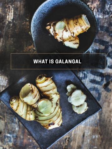 galangal in square and round bowl