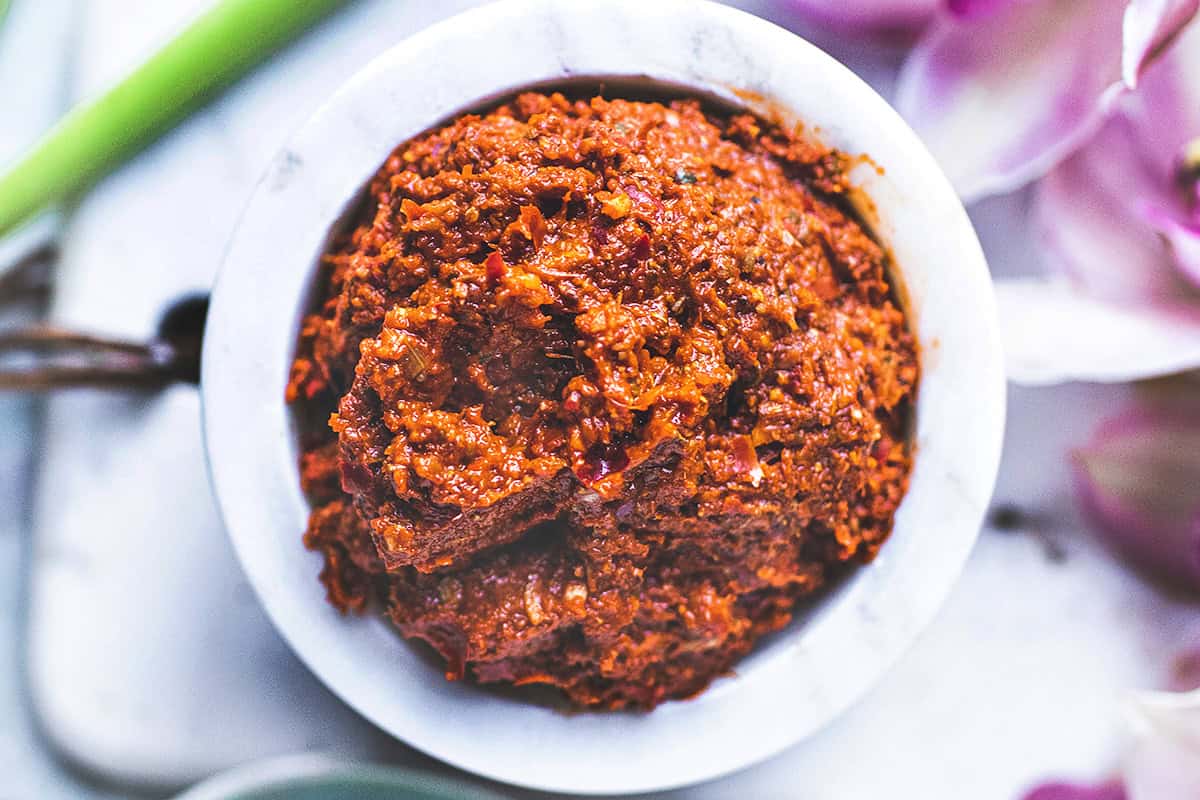 Authentic Homemade Thai Red Curry Paste, พริกแกงเผ็ด Simply Suwanee