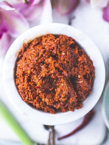 red curry paste in white bowl