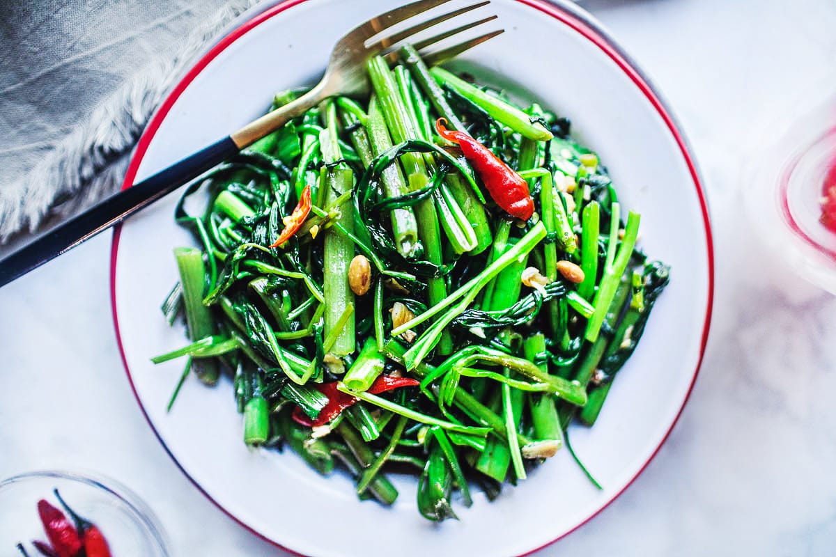 Thai Morning Glory Stir-Fried (Pak Boong Fai Dang)