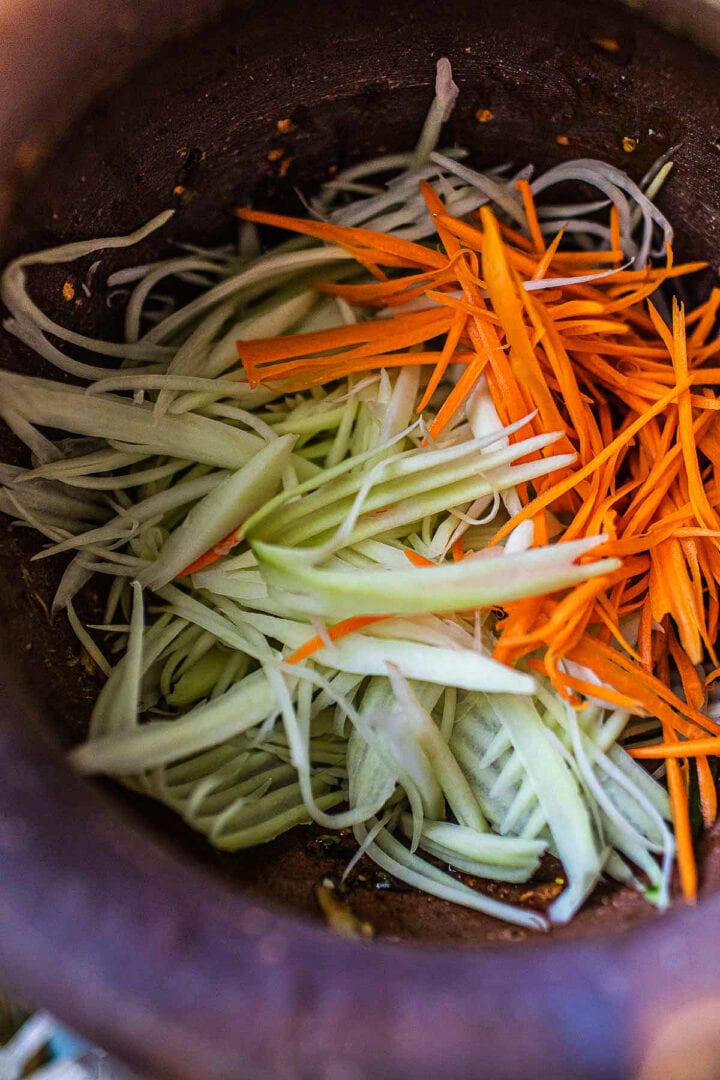 Lao Green Papaya Salad Recipe (Tam Mak Hoong) Simply Suwanee