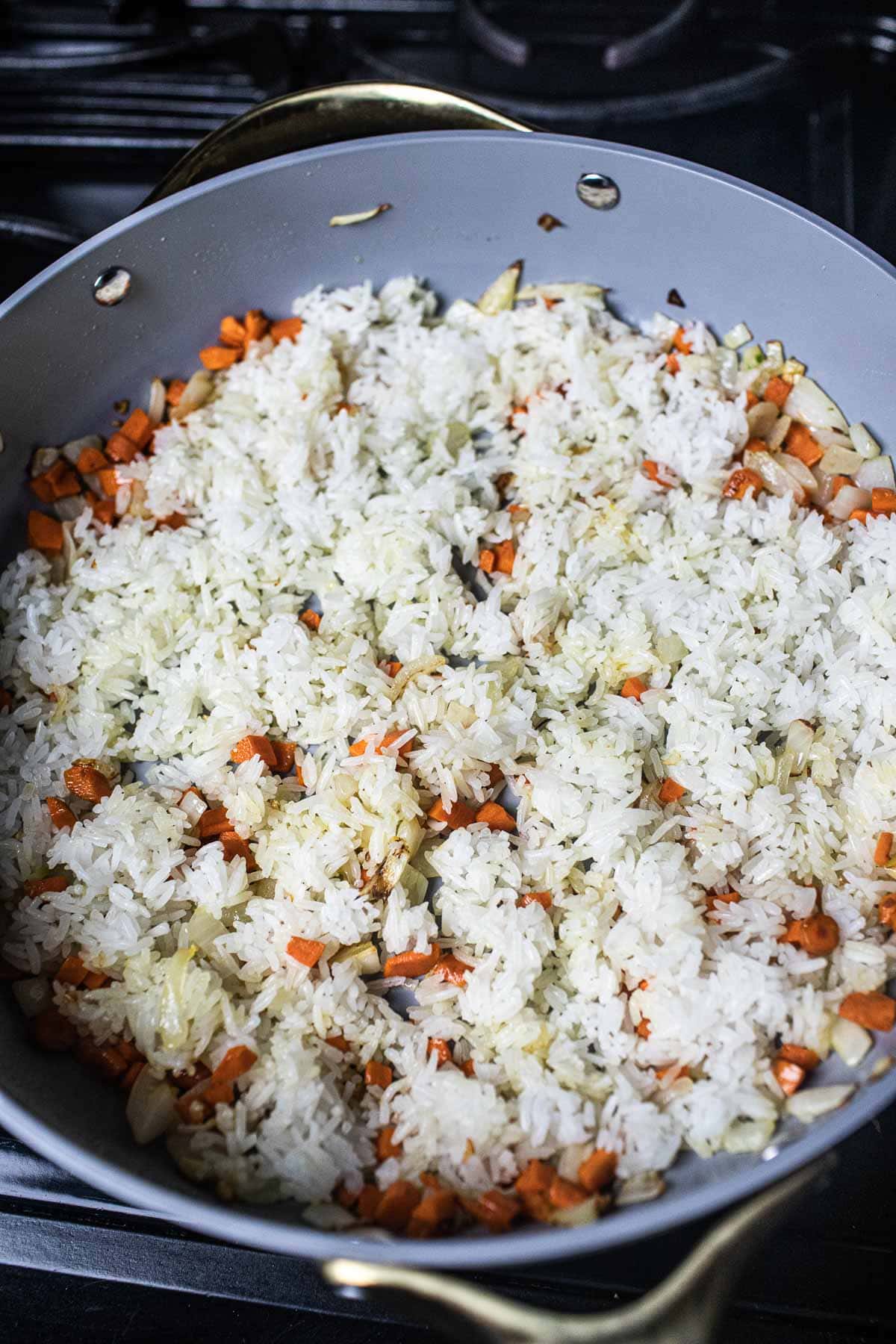 jasmine rice in a pan