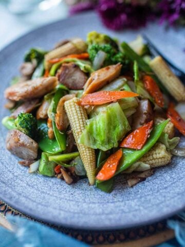 Pad Pak Roum Mit stir fry on a plate.