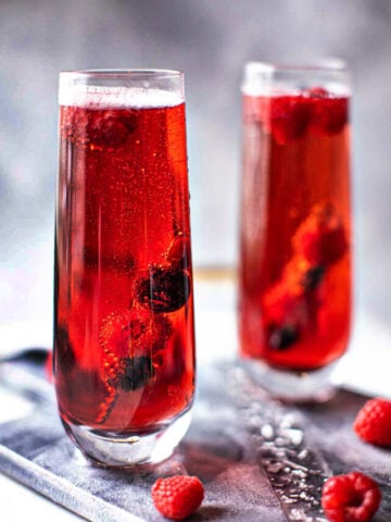 Kir Royale classic French champagne cocktail_19