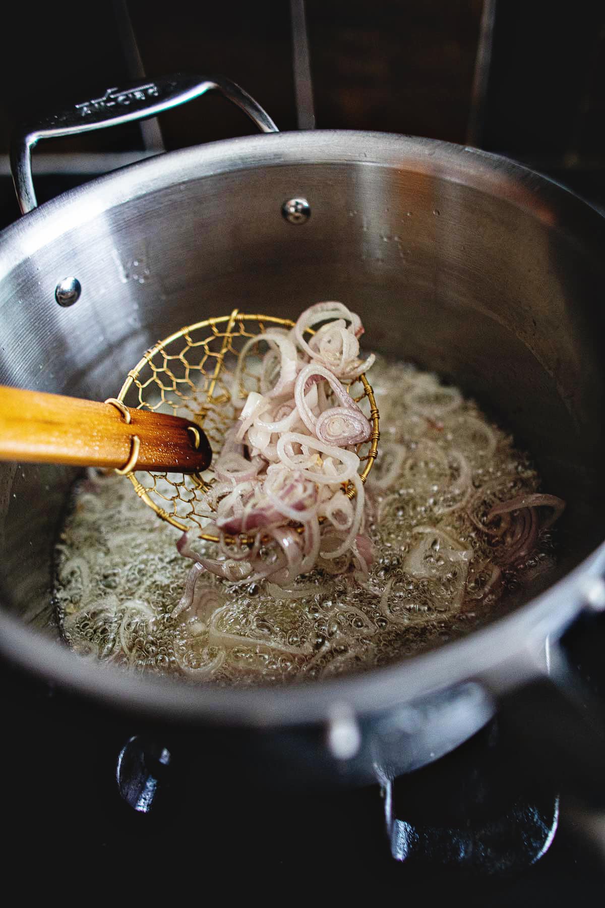 Fried shallot in oil.