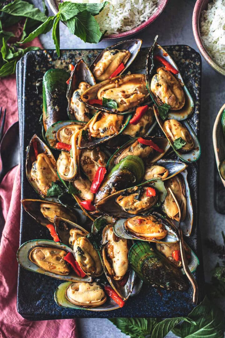 Mussels stirfried with Thai Roasted Chili Paste Simply Suwanee