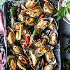 Mussels stir-fried with Thai Roasted Chili Paste-image