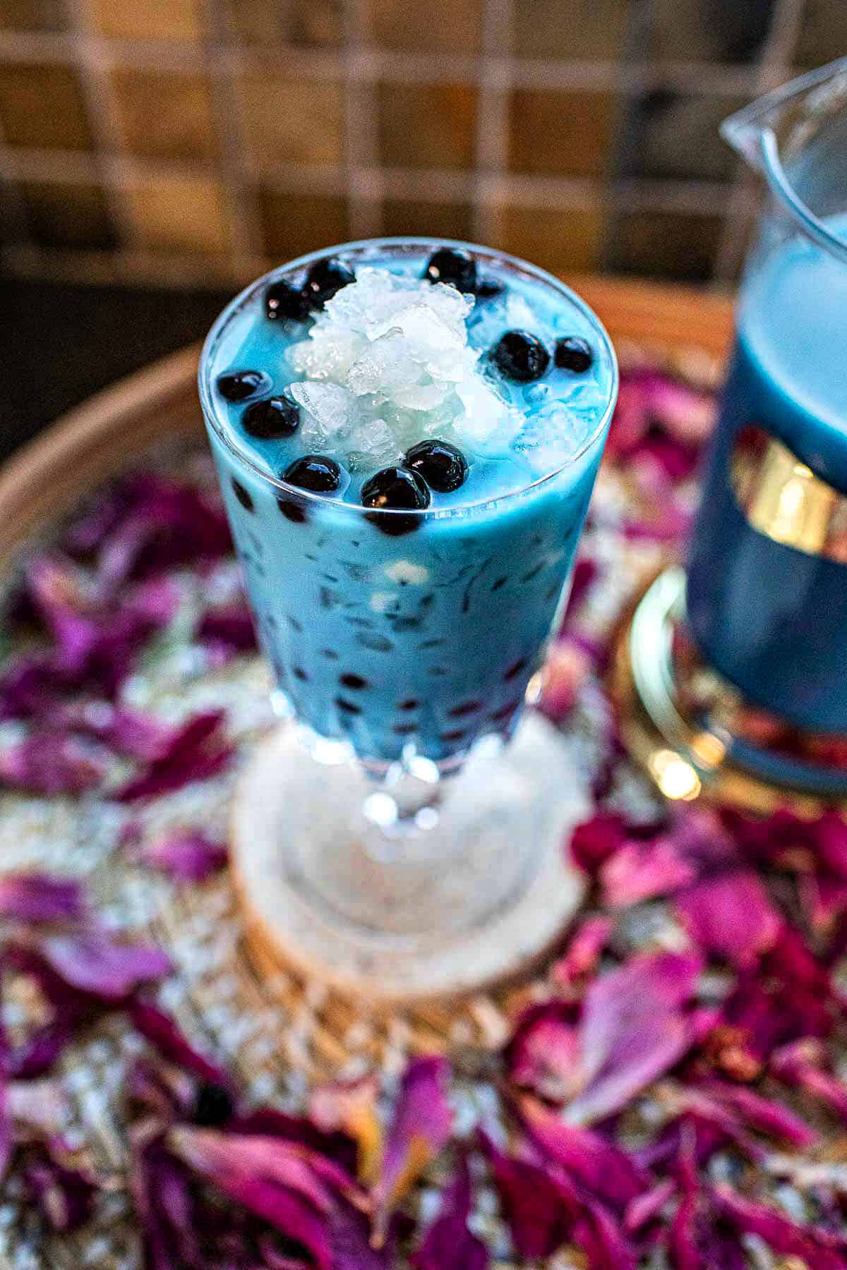 Butterfly pea tea boba in a glass. 