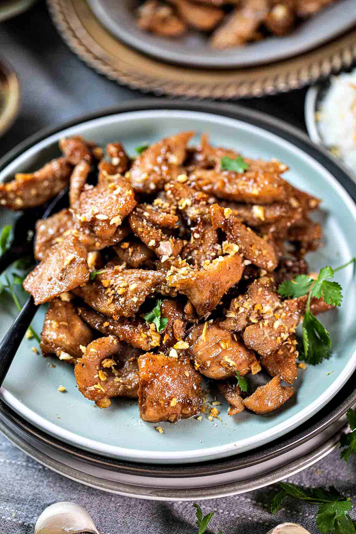 Pad Kratiem (Stir Fry Pork Recipe)