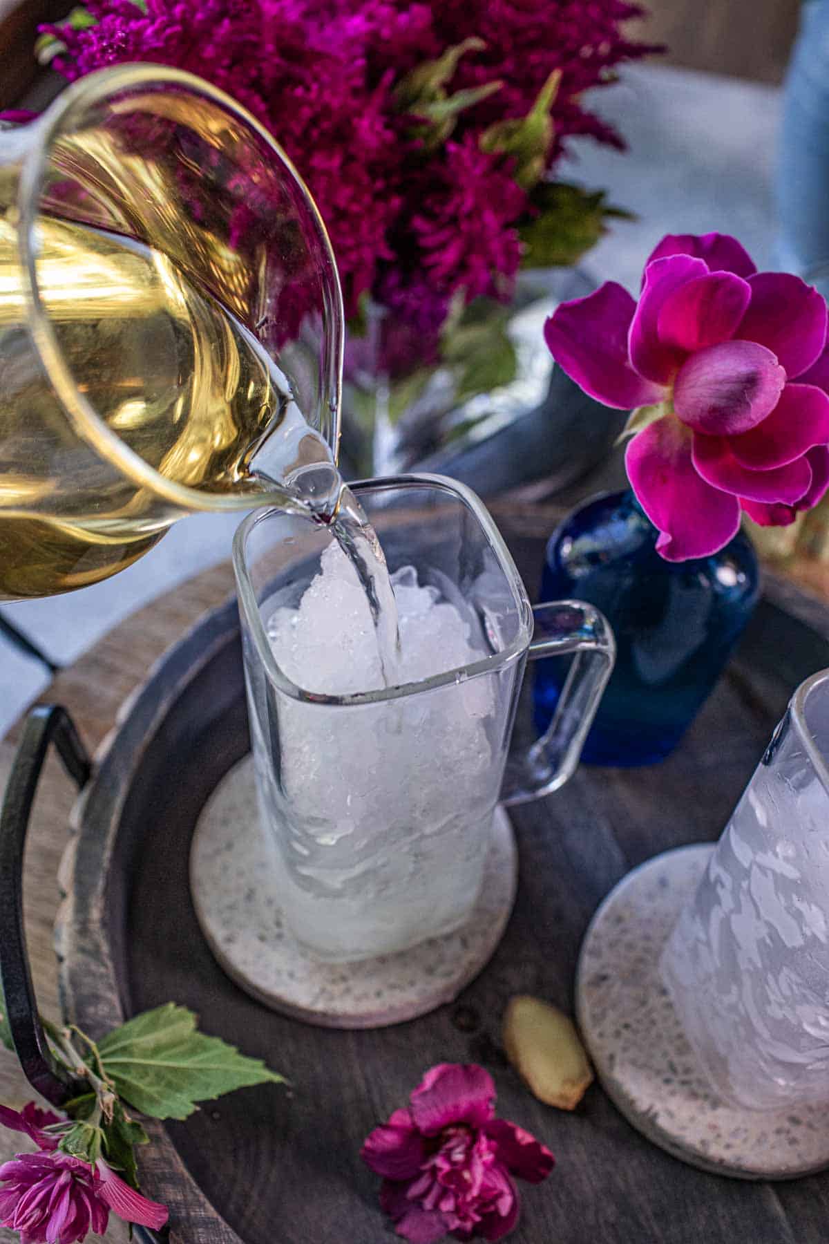 Hot lemongrass and ginger tea in glassses.