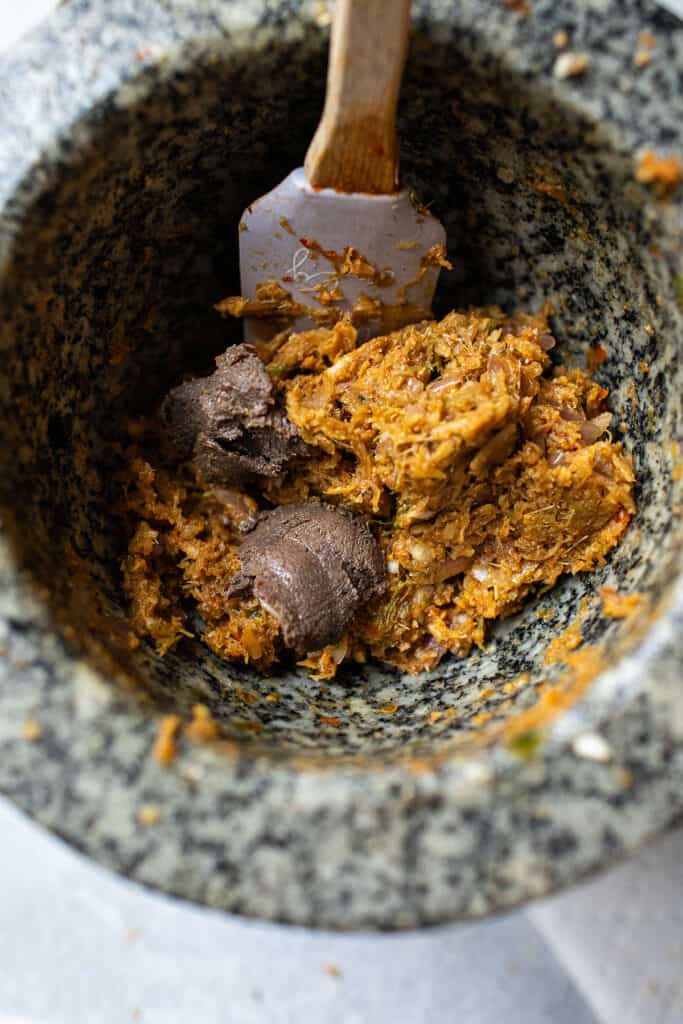Jungle curry paste with shrimp paste in a mortar. 