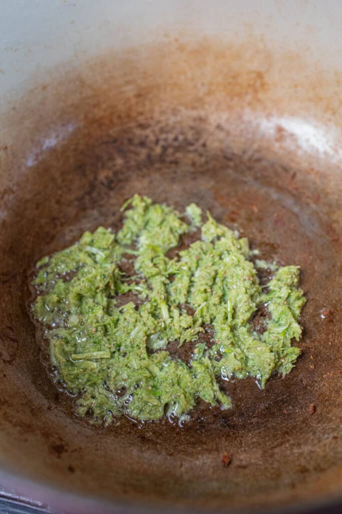 Thai green frying in a pot. 