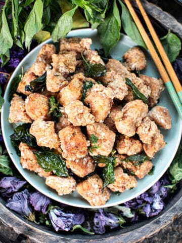 Taiwanese popcorn chicken in a plate.