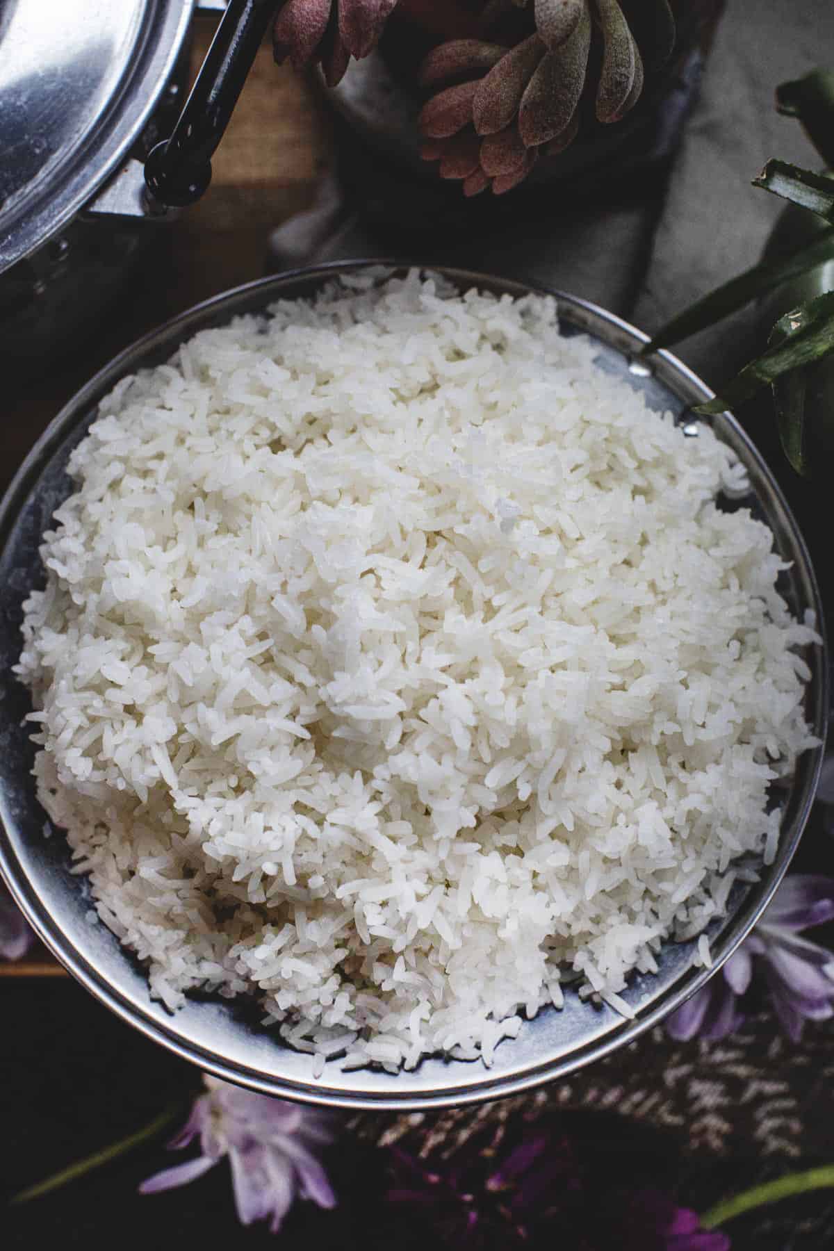 cooked Jasmine rice in a bowl on the table. 