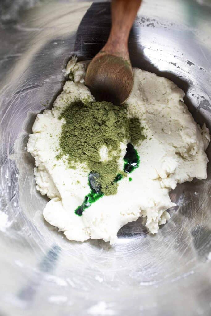 Green pandan powder in mashed potatoes. 