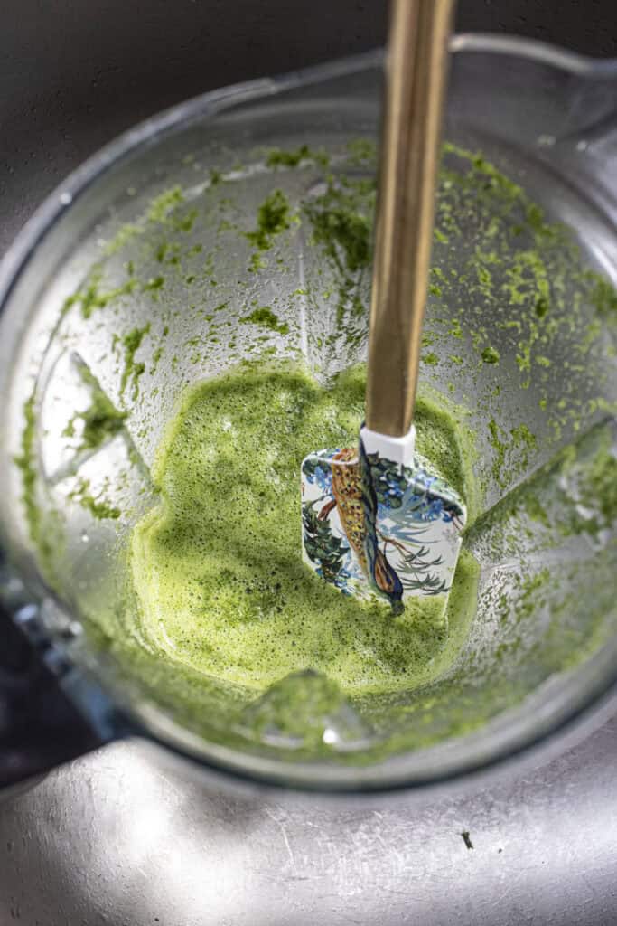 Pandan extract in a food processor.
