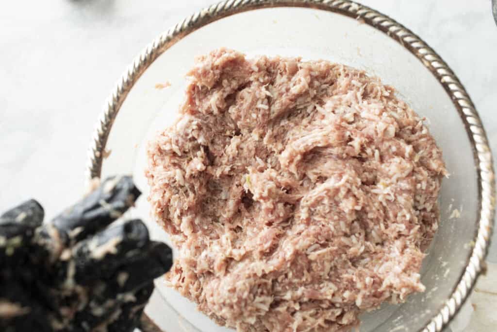 sai krok sausage mixture in a blow. 