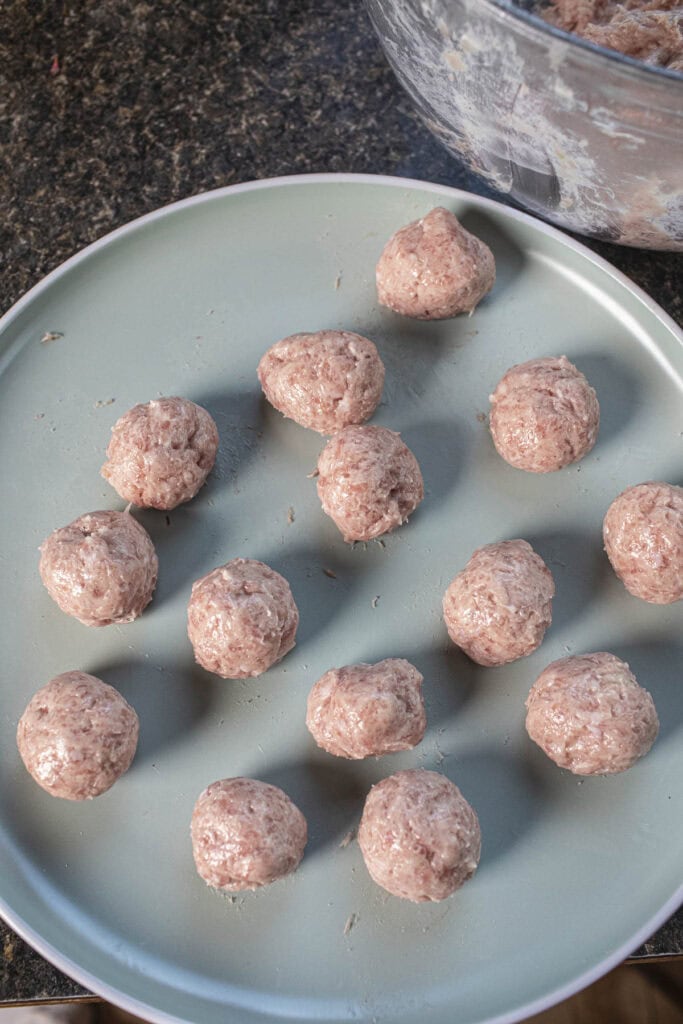 Meatballs on a plate. 
