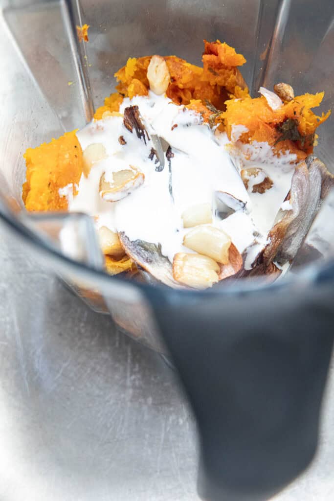 Baked buttenut squash, garlic, shallot and cream a blender. 