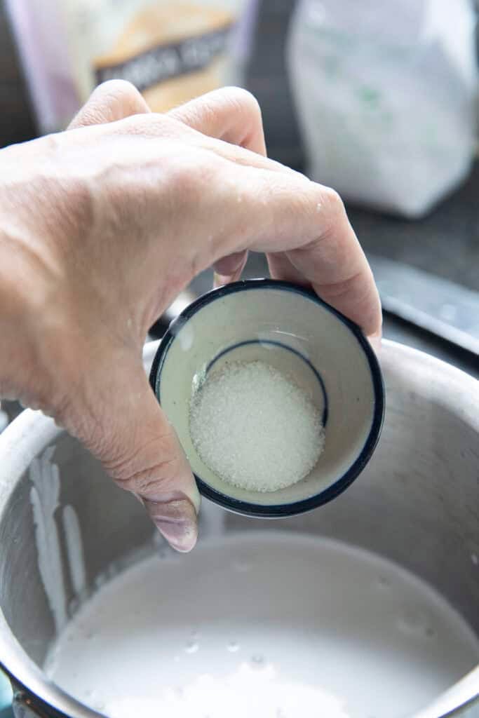 Added salt to coconut milk for Ruam Mit topping.